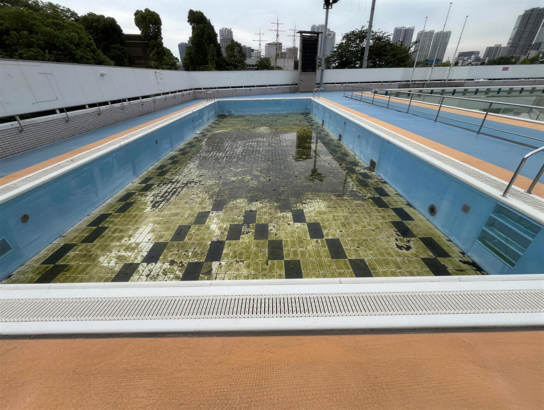 Sub-pool before treatment